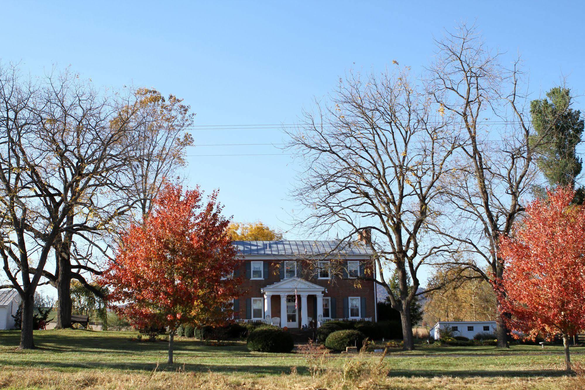 Cave Hill Farm Bed & Breakfast McGaheysville Exterior photo