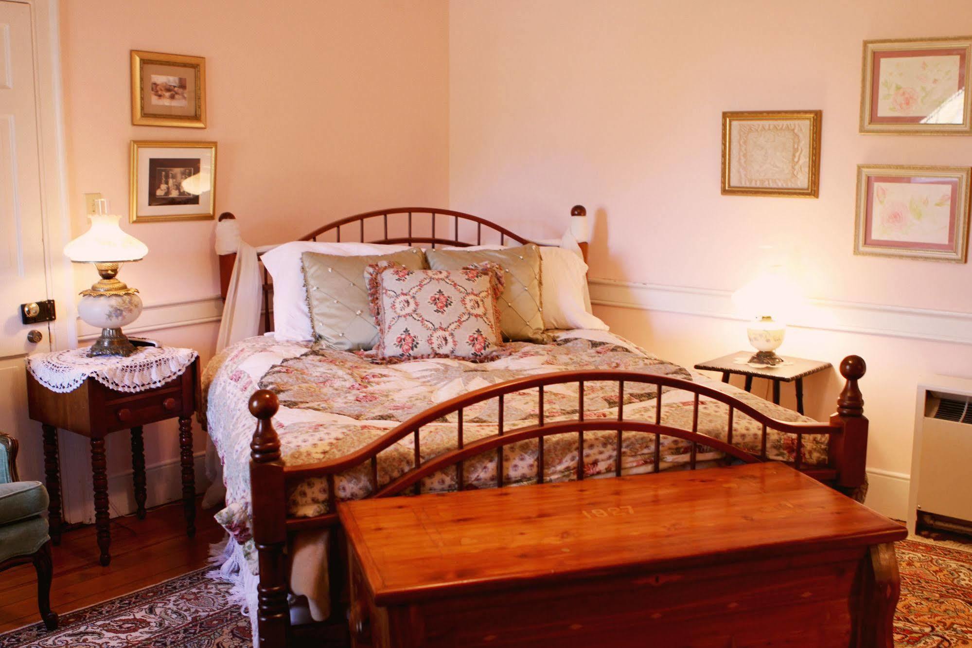 Cave Hill Farm Bed & Breakfast McGaheysville Exterior photo